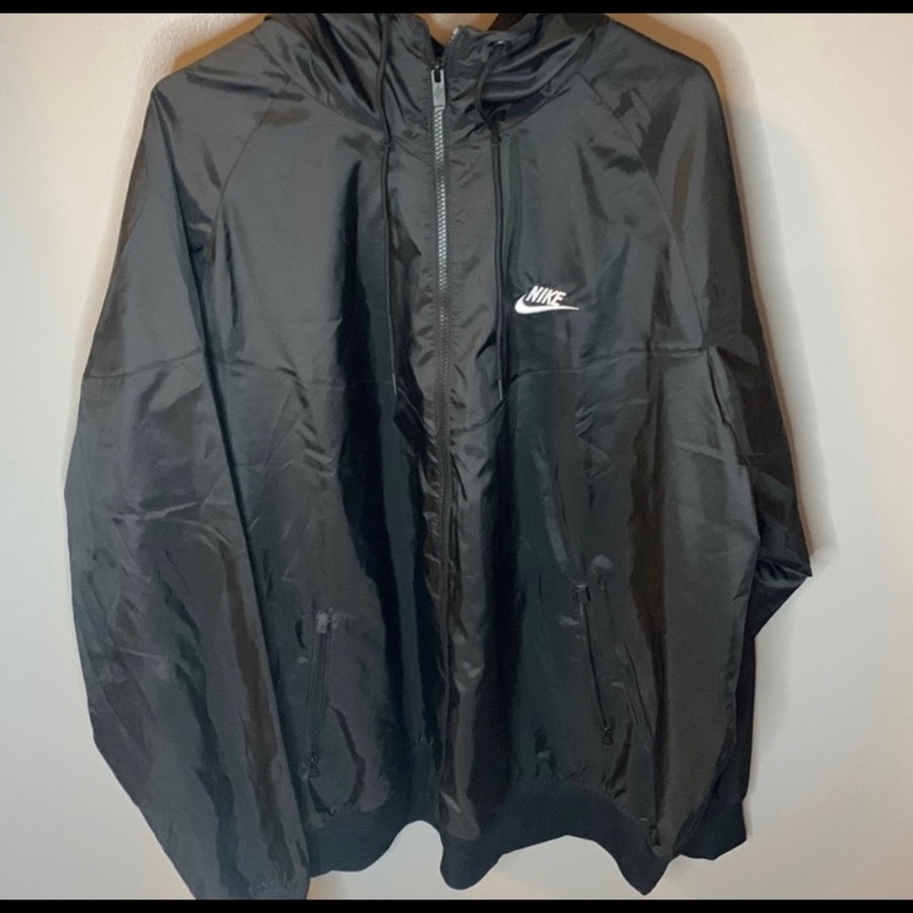 Nike windbreaker only worn once